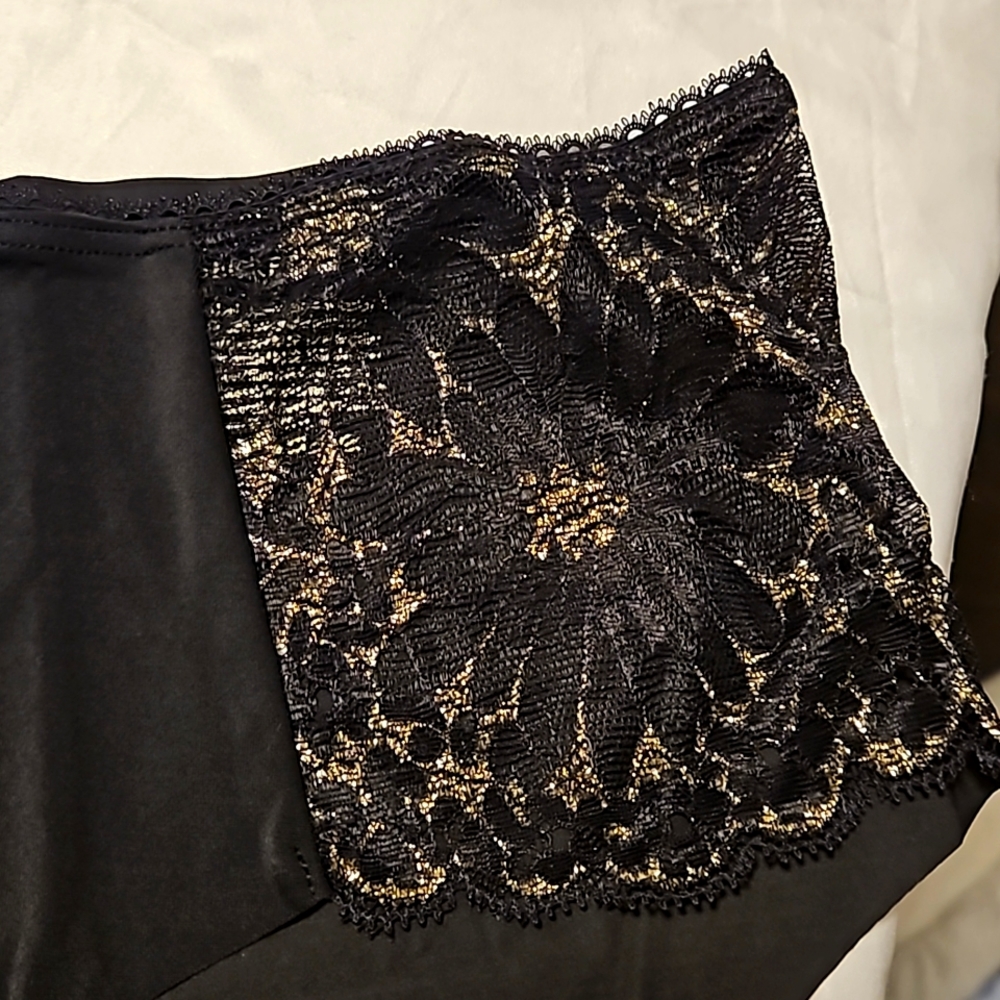 Victoria's Secret hip hugger panties - Picture 3 of 4